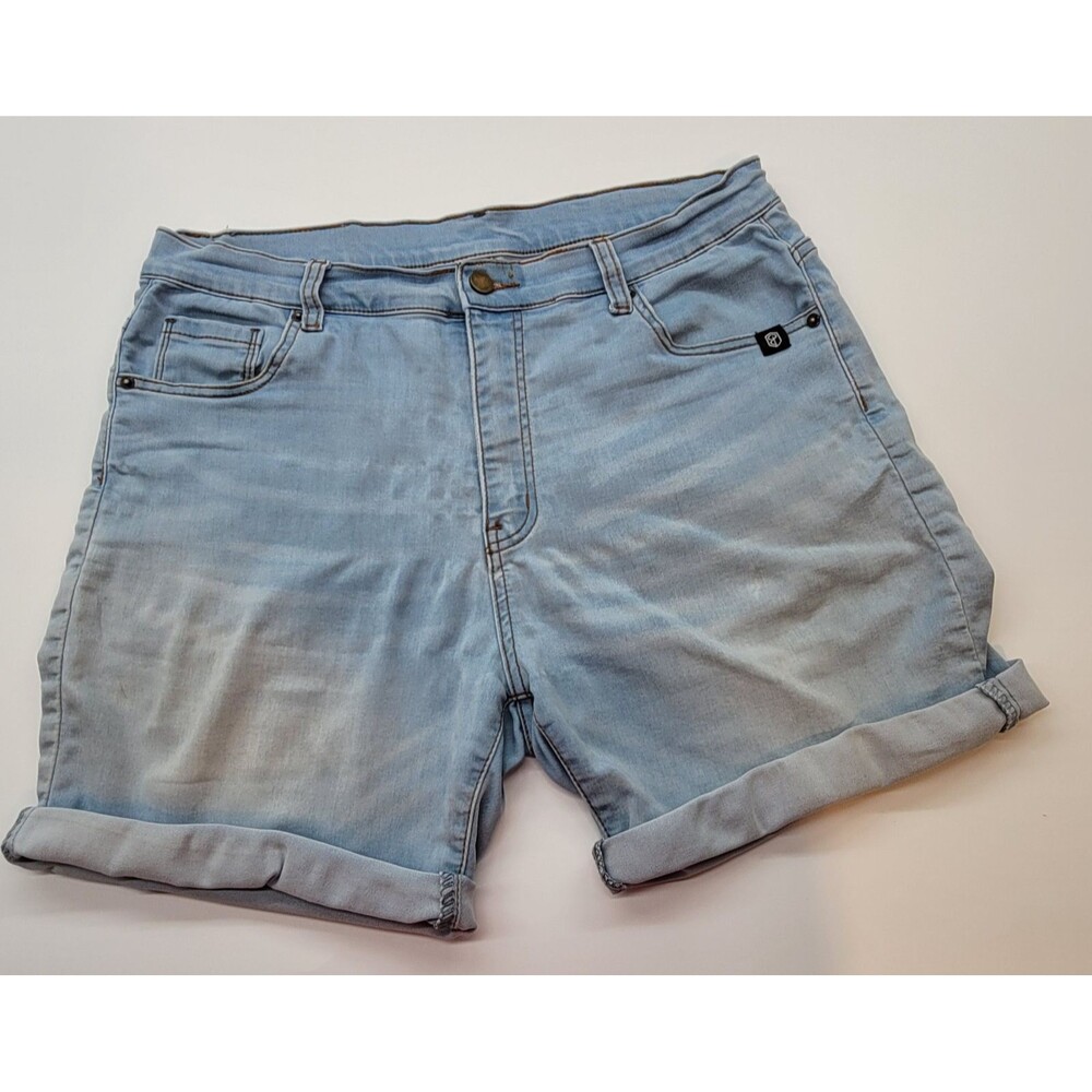 Blue B Women's Light‎ Wash Denim Cuffed Mid-to-High Rise Fit Jean Shorts Size XL